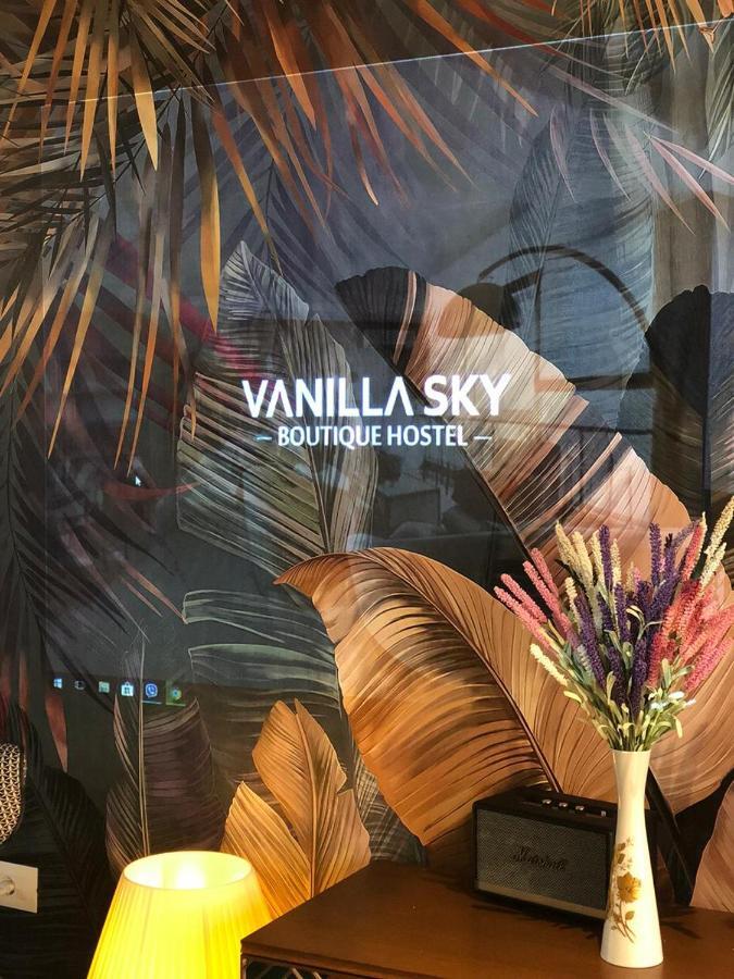 Vanilla Sky Boutique Hostel Tirana Exterior photo