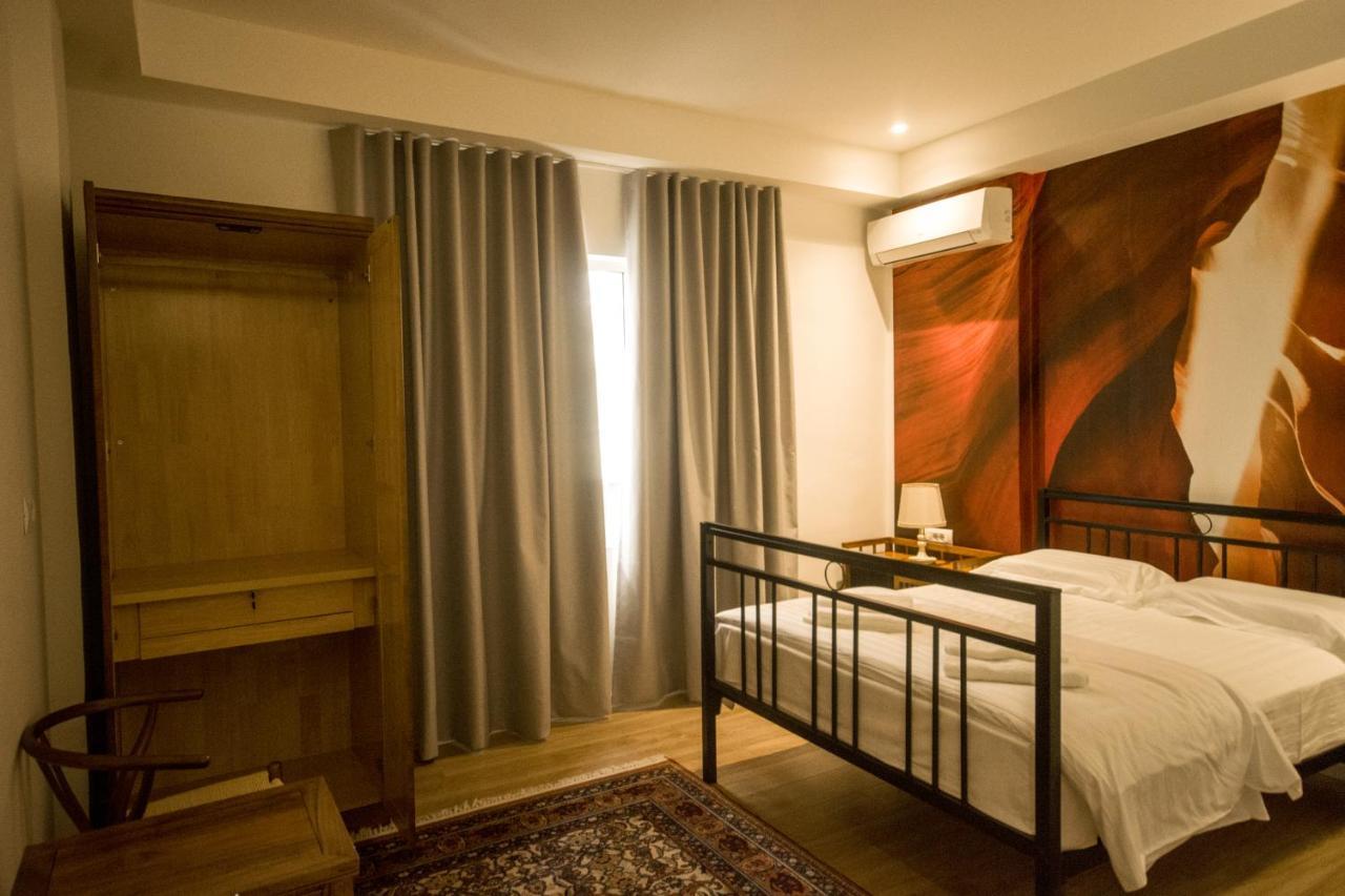Vanilla Sky Boutique Hostel Tirana Exterior photo