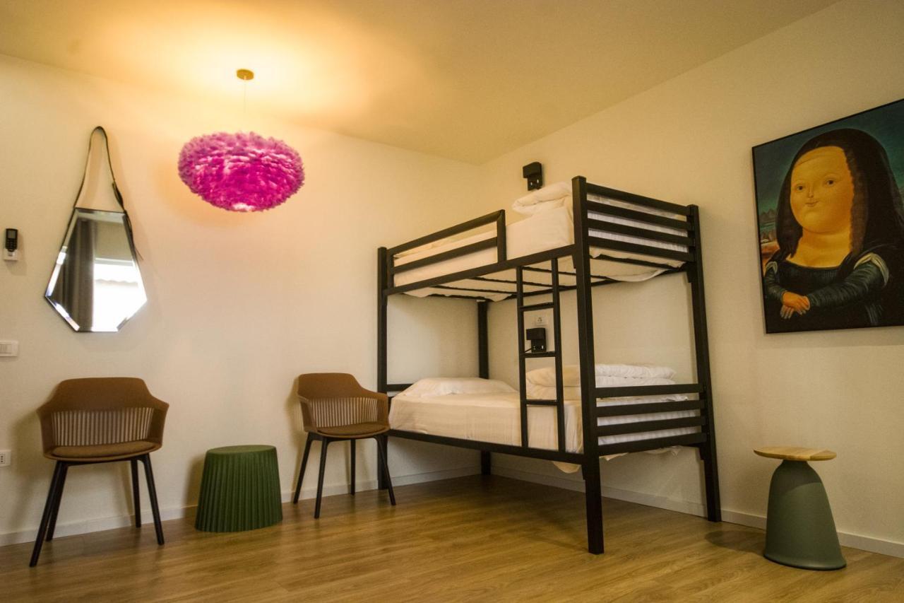 Vanilla Sky Boutique Hostel Tirana Exterior photo