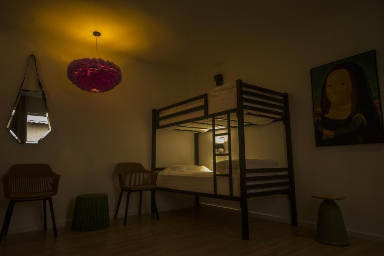 Vanilla Sky Boutique Hostel Tirana Exterior photo
