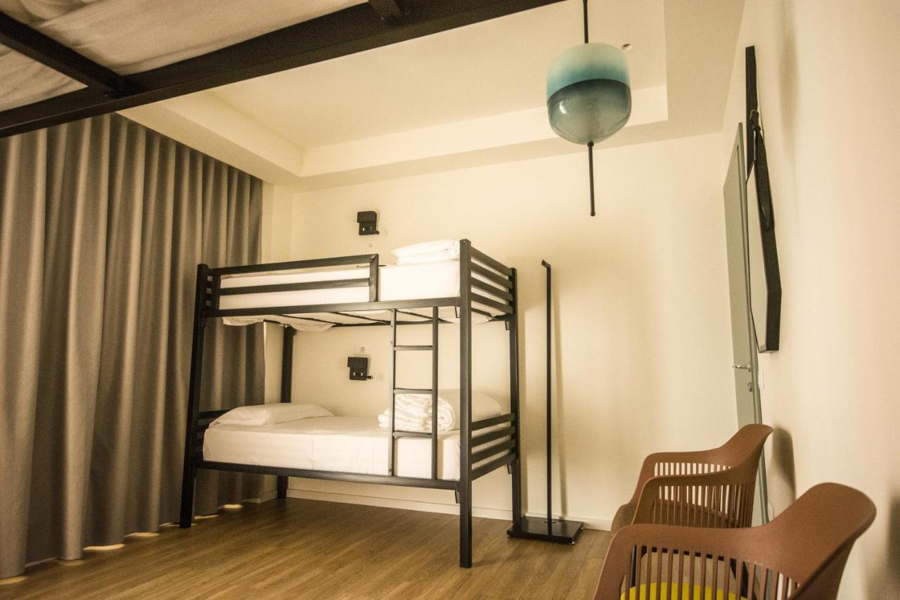 Vanilla Sky Boutique Hostel Tirana Exterior photo
